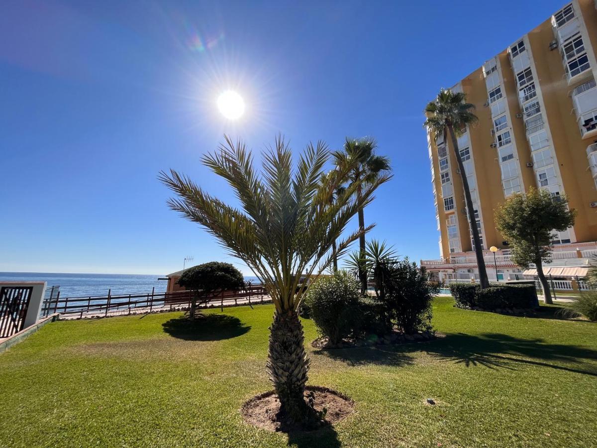 Studio On The Beach Front Malaga Exterior photo
